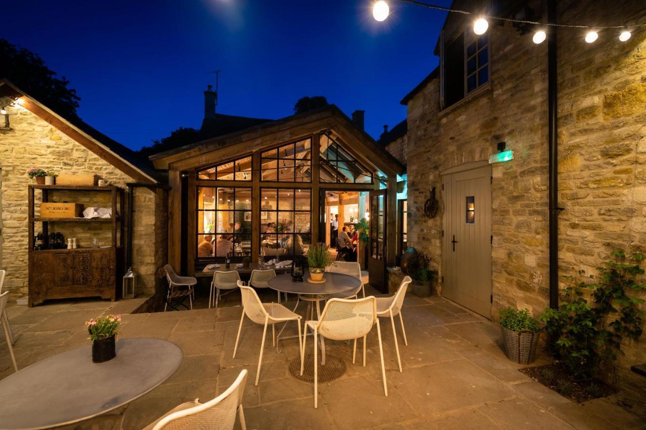 Royal Oak Ramsden Hotel Exterior photo
